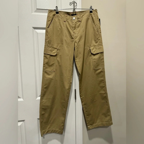 True Religion Military Single Needle Cargo Pant Travertine
Khaki Women's 28 NWT - Picture 6 of 16